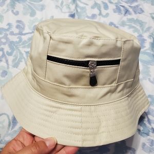 Bucket Hat With Zipper Pocket 